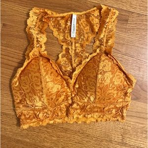 NWOT🍂🍂burnt orange zenana bralette